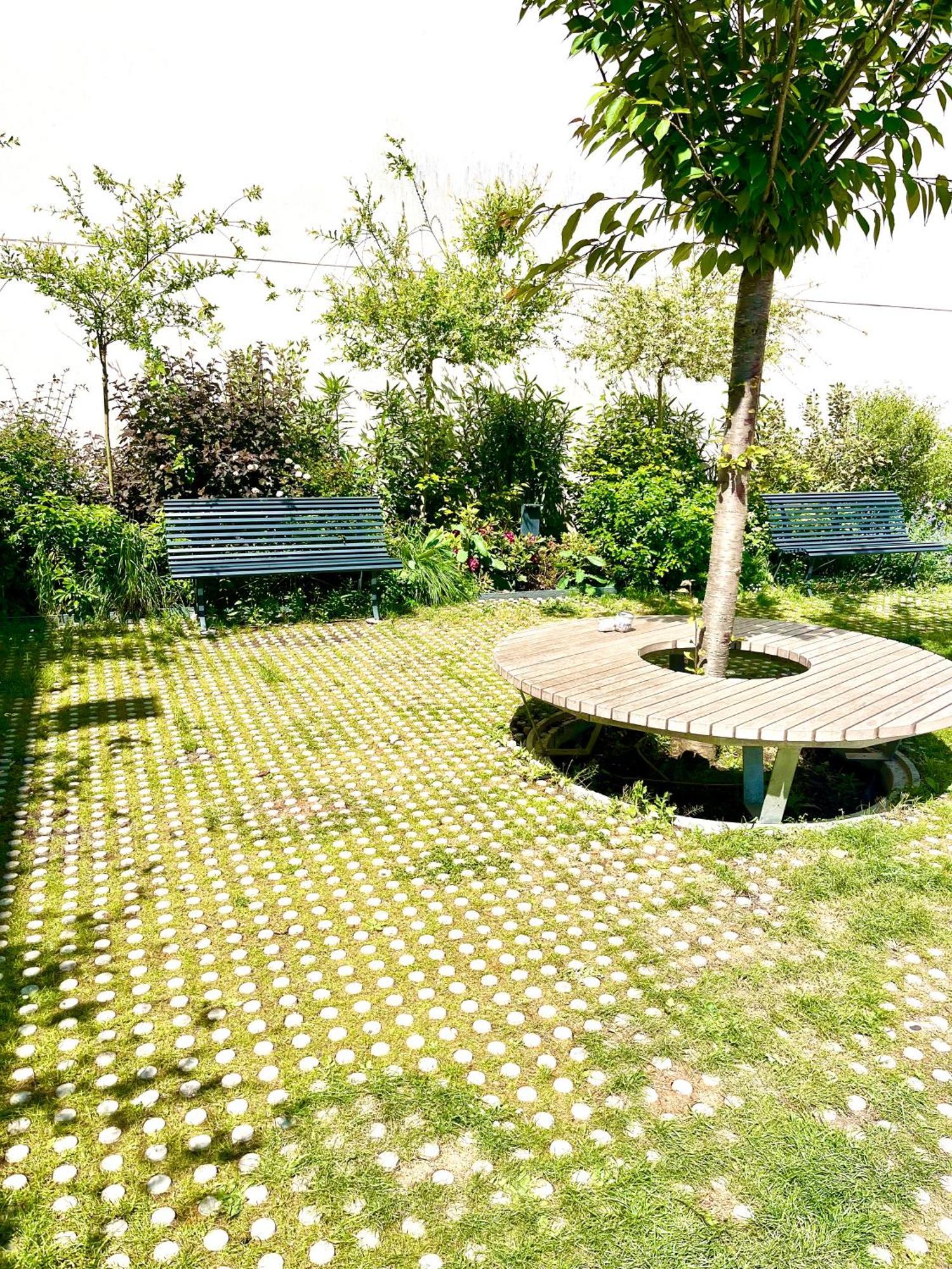 Arena Porte La Chapelle Homestay